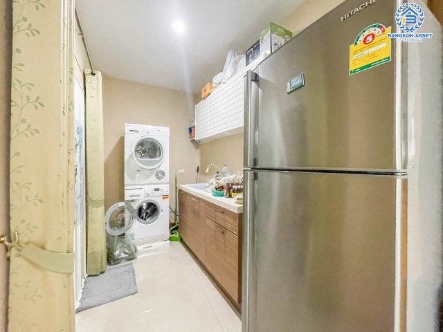 *****บ้านเดี่ยวมือสองย่านกรุงเทพฯ ม.คาซาวิลล์ สุขาภิบาล5 เนื้อที่กว้างขวางเกือบ 51 ตร.ว.  ฟังก์ชัน 3 ห้องนอน 3 ห้องน้ำ ที่จอดรถ 2 คัน แถมเฟอร์นิเจอร์ พร้อมสัญญาณกันขโมยทั้งหลัง เดินทางง่าย ห่างจากจุดขึ้น-ลงทางด่วน "สุขาภิบาล5" เพียง 11 นาทีเท่านั้น